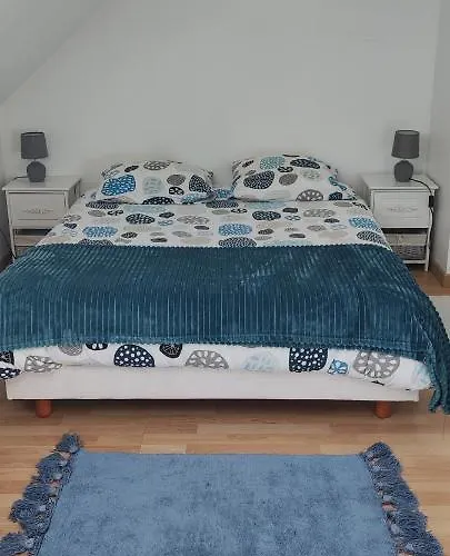 D'hote לינה וארוחת בוקר Aigne (Sarthe)